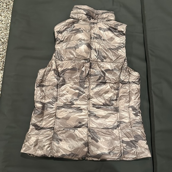 Camo vest - Picture 2 of 5